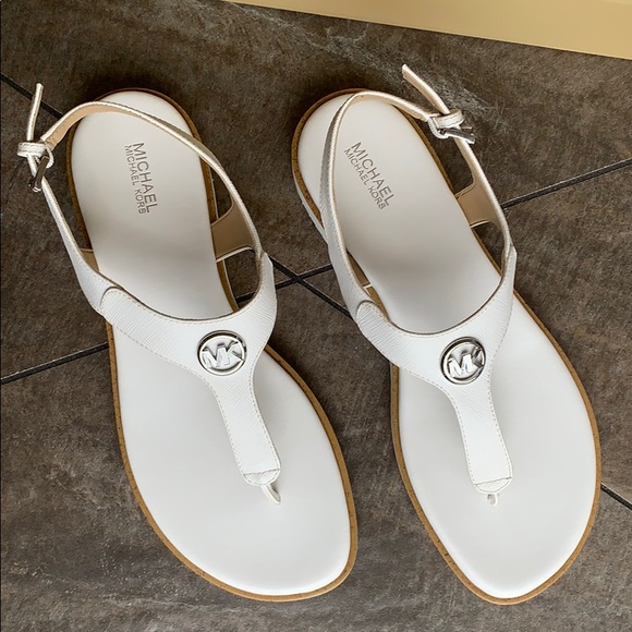 MICHAEL KORS JUDY THONG SAFFIANO PVC OPTIC WHITE - Picture 13 of 16